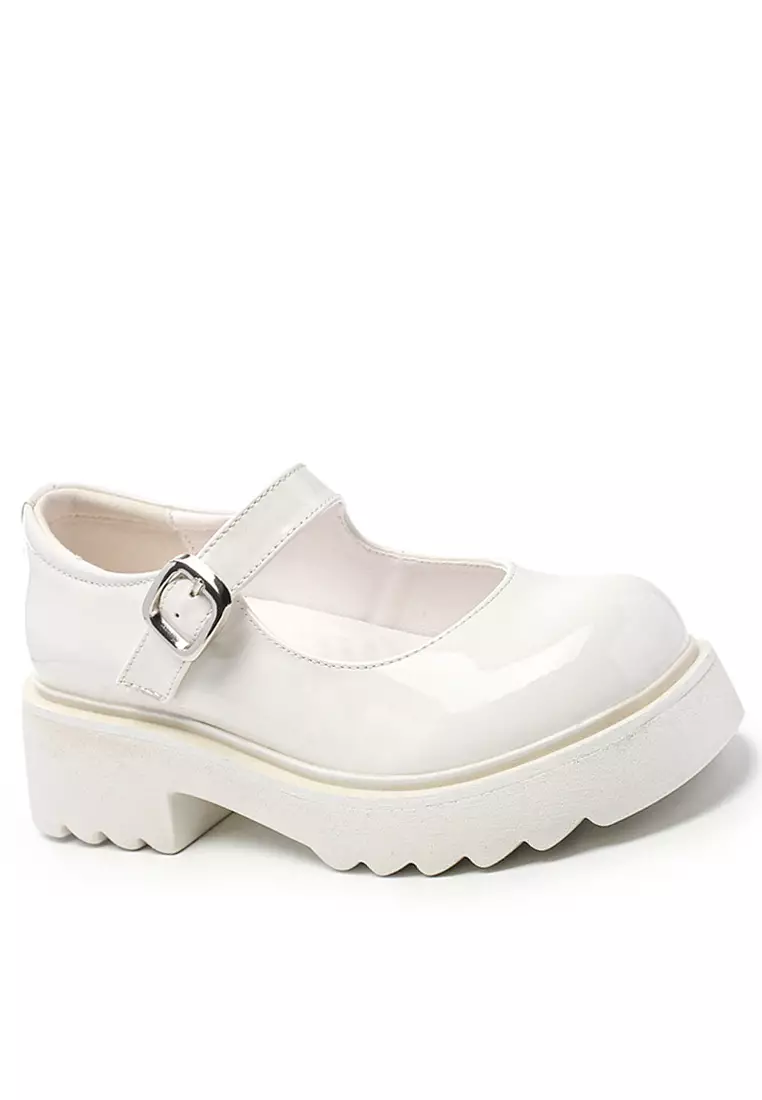 White mary jane shoes top