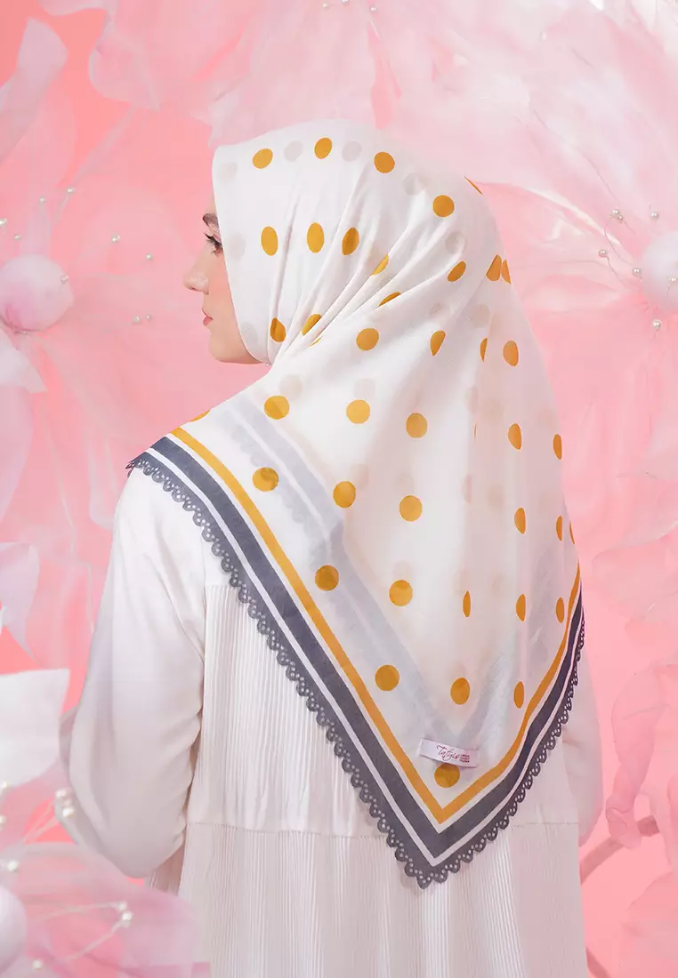 Aliyah Square Damour