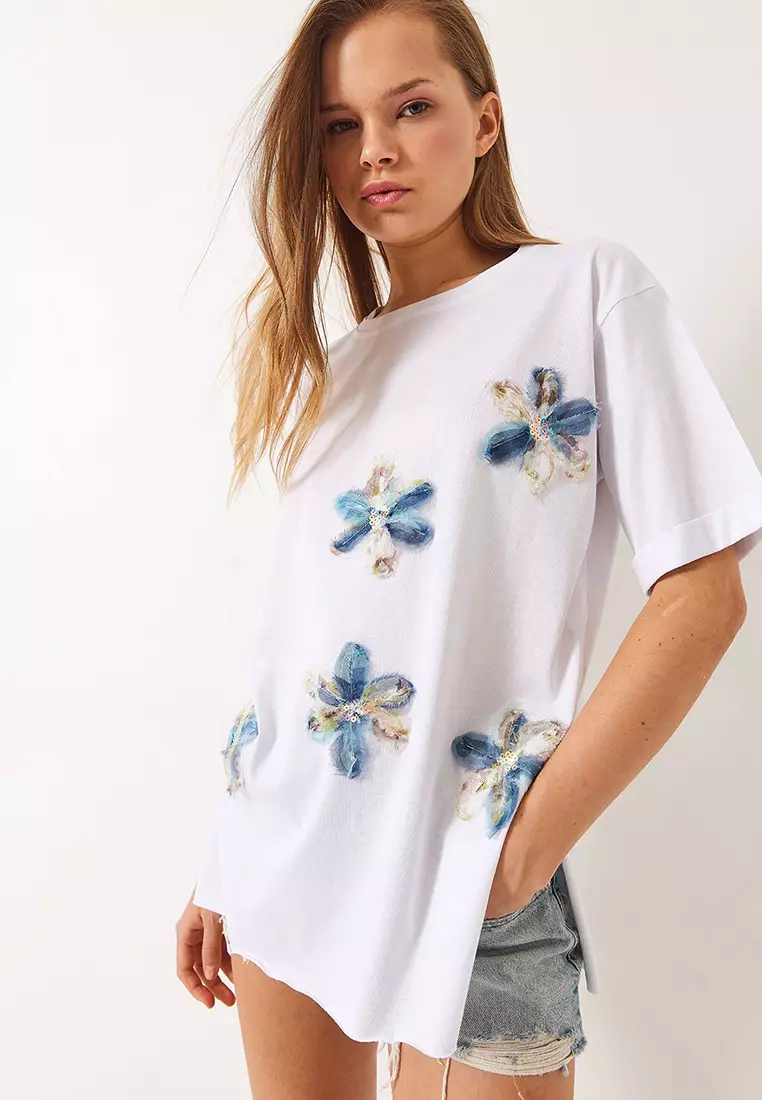 Women's Floral Embroidered Side Slit Loose Crew Neck T-Shirt 60283068