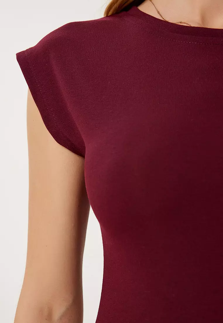 Sleeveless Stretchy Knitted T-Shirt