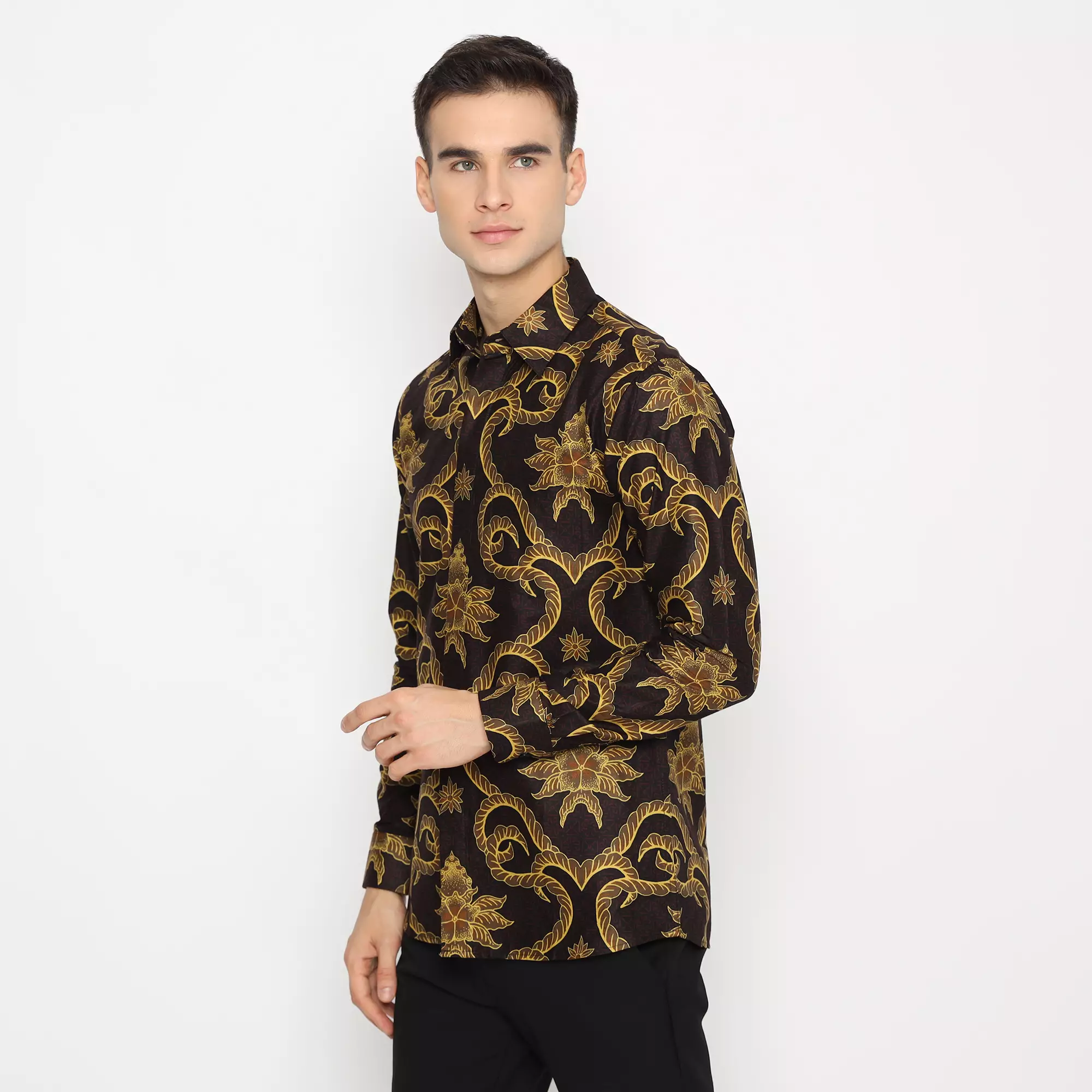 Slimfit Kavya Maroon Kemeja Batik Pria Lengan Panjang