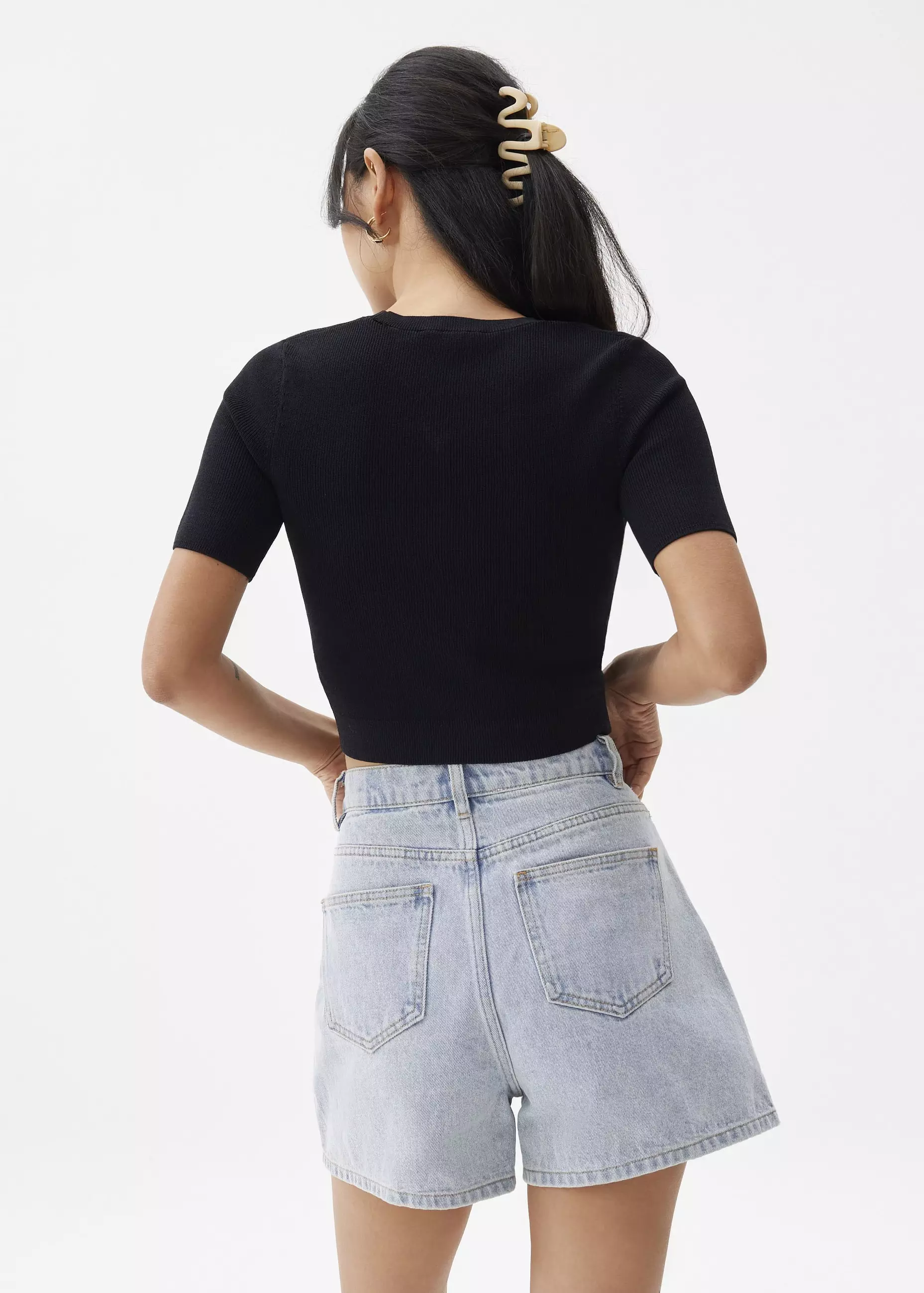 Celana Pendek Wanita - Yuki Classic Denim Shorts