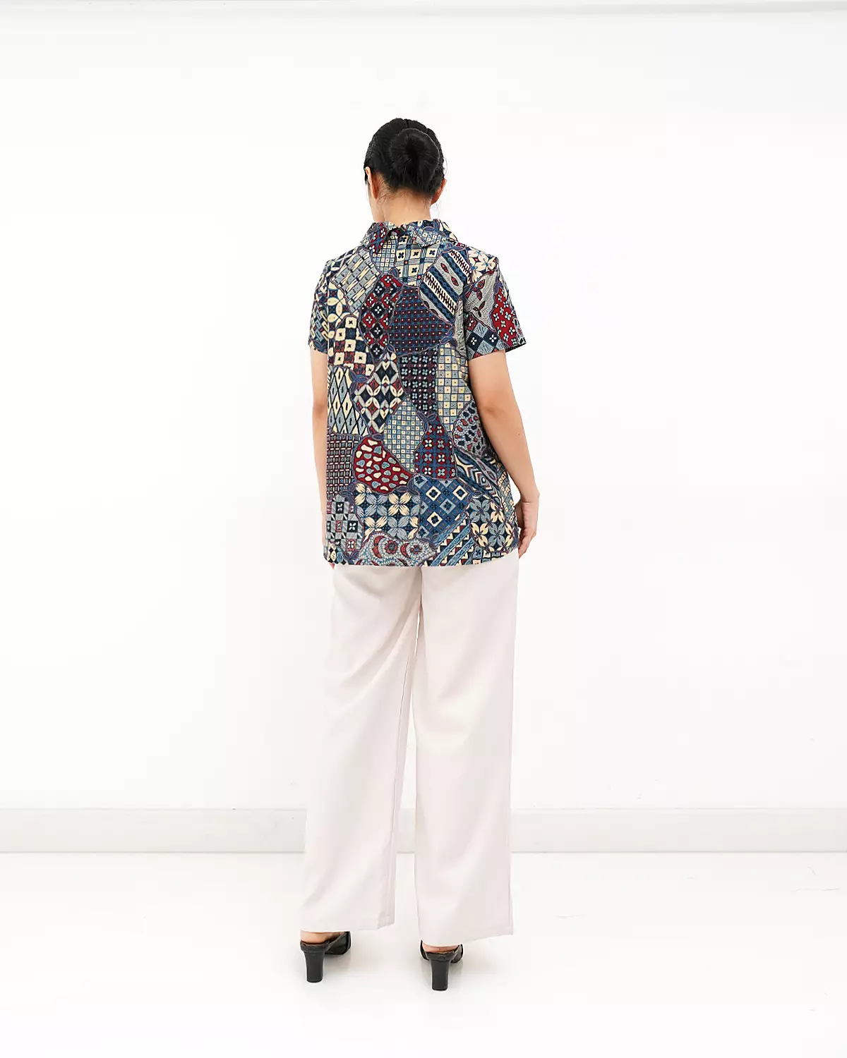 Blouse Lengan Pendek Batik Motif Sekar Jagad 3 Berlian