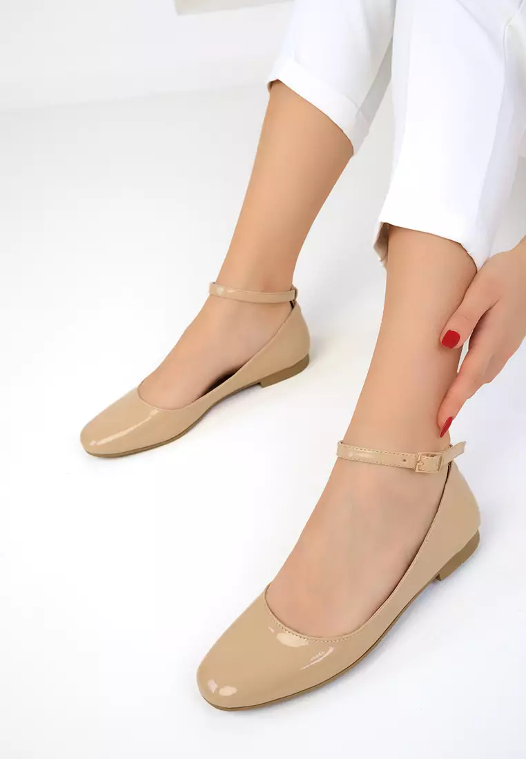 Womens flat shoes with ankle strap on sale
