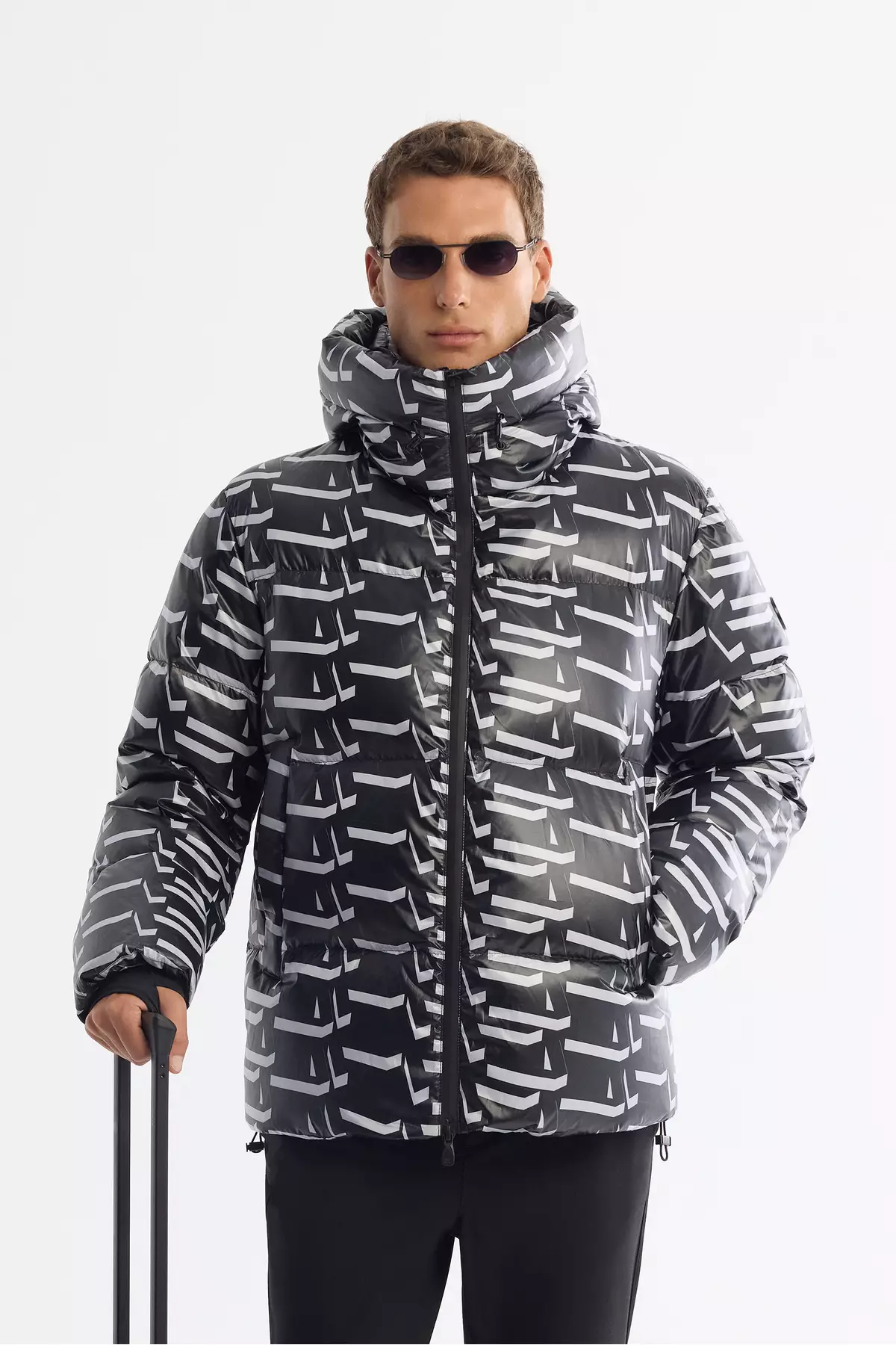 Men'S Black Hooded Water Repellent Windproof -20 Degree Resistant Goose Down Coat A42Y6063