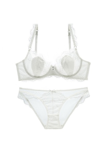 W.Excellence white Premium White Lace Lingerie Set (Bra and Underwear) A0BFEUSD1F5295GS_1