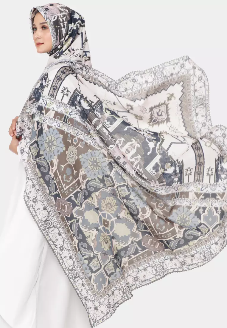 Hijab Motif Clarabell Segiempat Printng Lasercuting By Cotton Bee - Istanbul