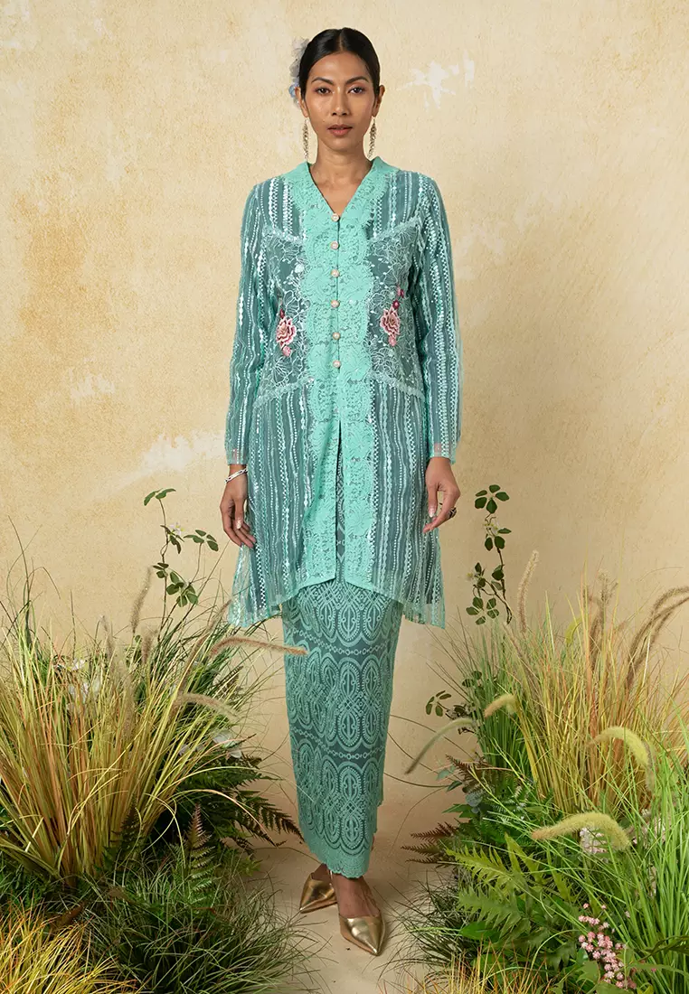 Cenderawasih Kebaya Labuh Set