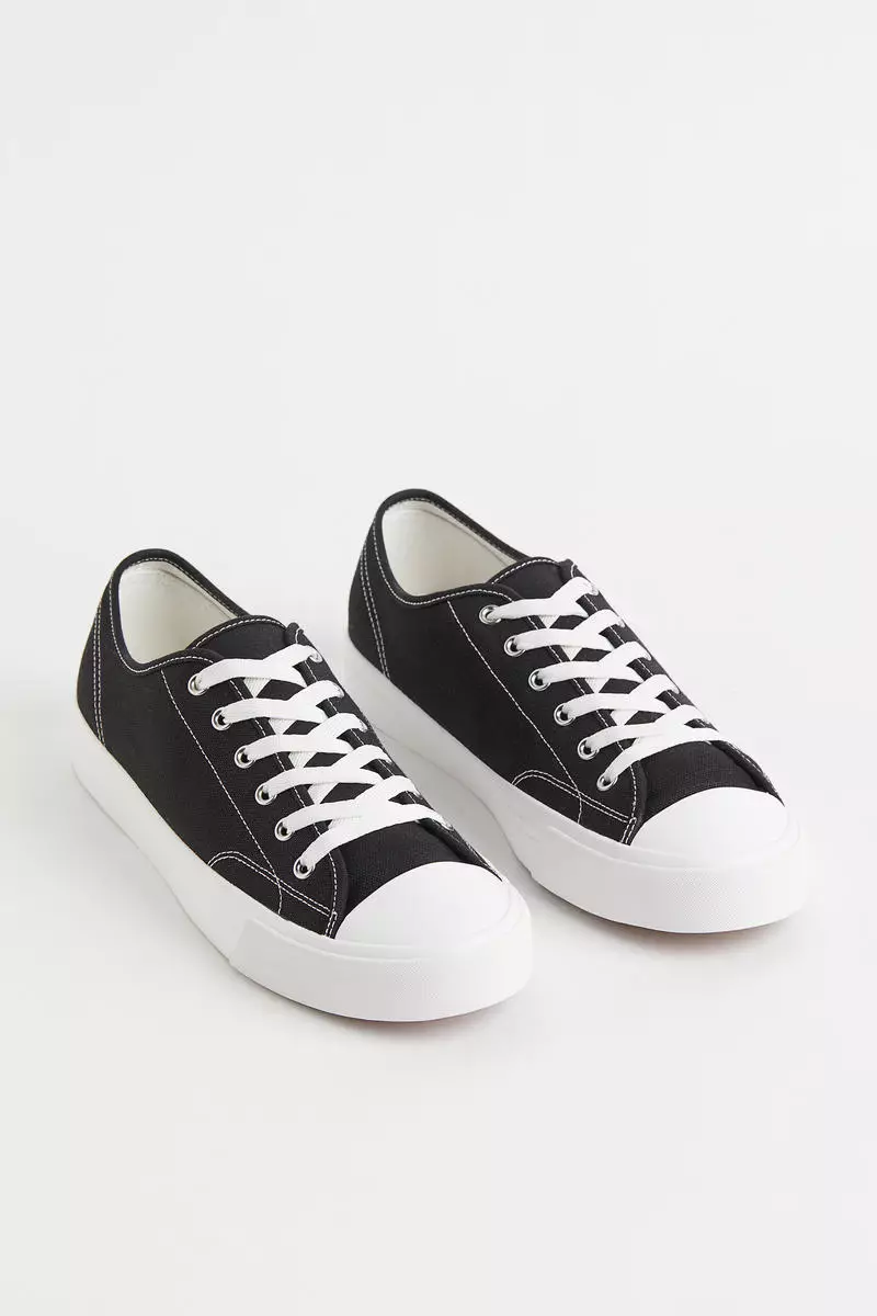 Canvas trainers