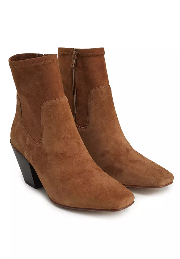 Adwaodith Boots