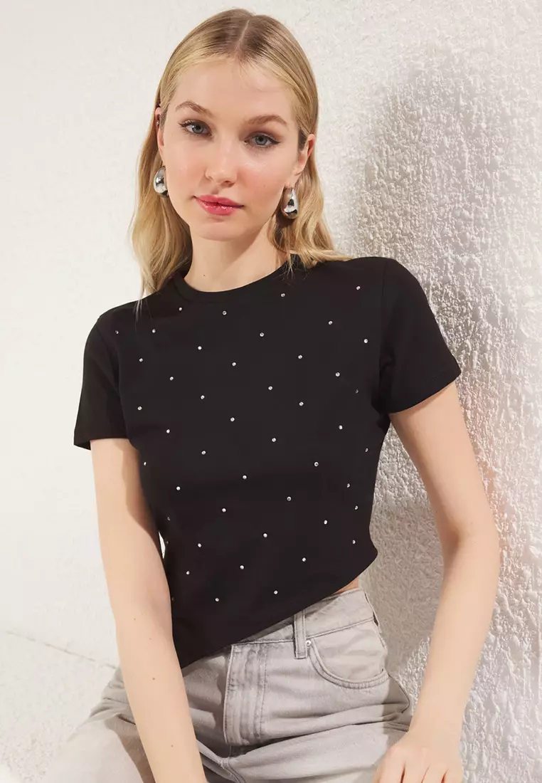 Black Stone Detailed Fitted Asymmetrical Hem Flexible Knitted T-Shirt