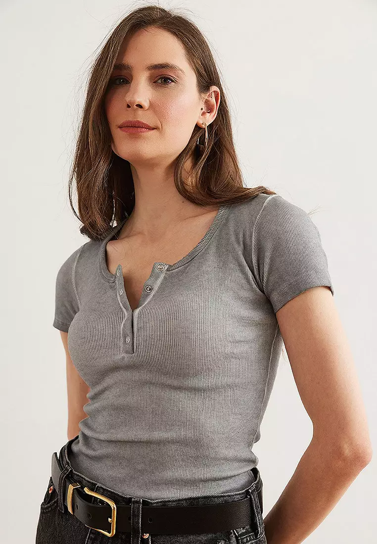 Women's Snap-On Camisole T-shirt BLZ-19000171