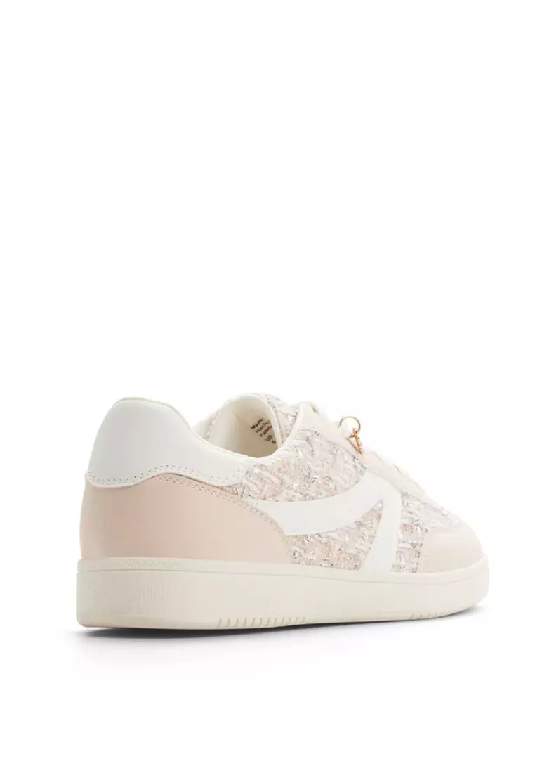 Solae Sneakers