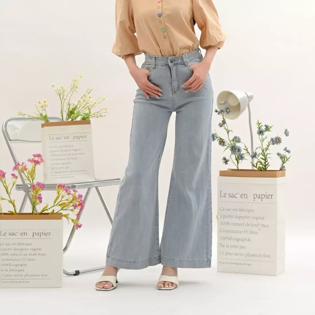 Liz Flare Jeans Highwaist in Light Blue