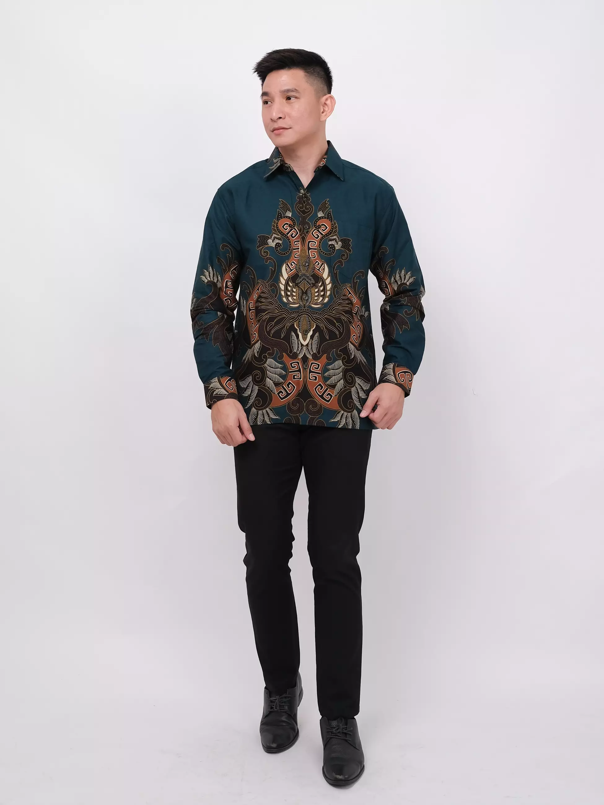 Kemeja Batik Lengan Panjang Hijau Sacramento 16848
