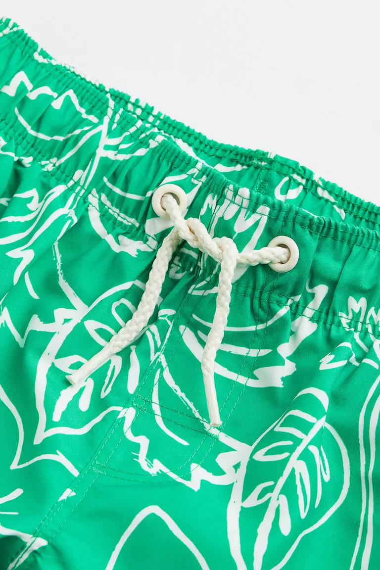 Jual H&M Patterned swim shorts Original 2024 ZALORA Indonesia