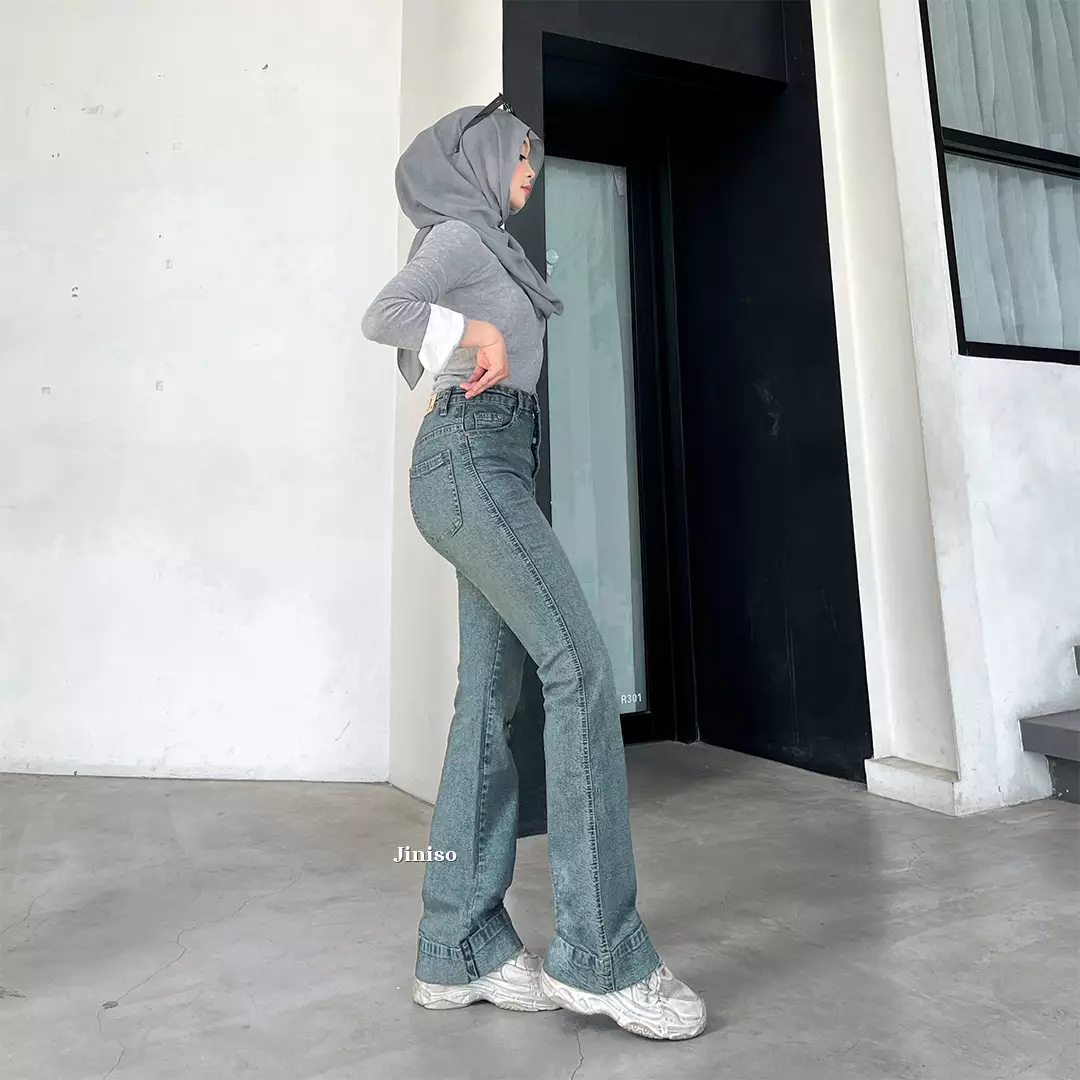 Highwaist Stretch Cutbray Flare Jeans 735 HANGOUT