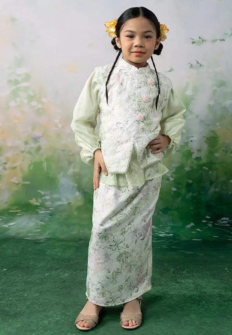 Hana Kurung Modern Embroidered Set