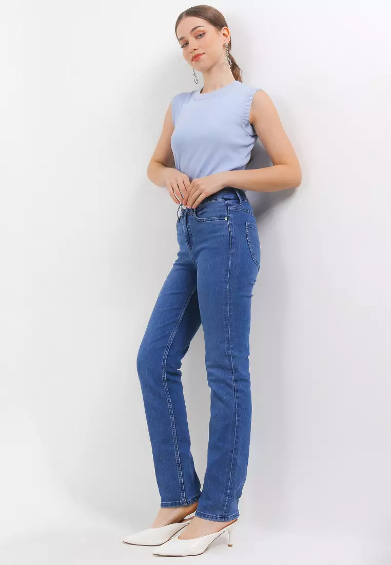 Sienna Straight Leg Jeans With Stretch