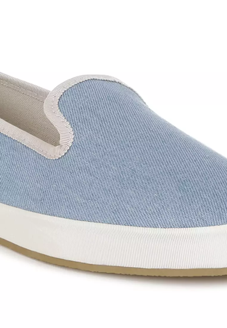 淺藍色牛仔布一腳蹬運動鞋