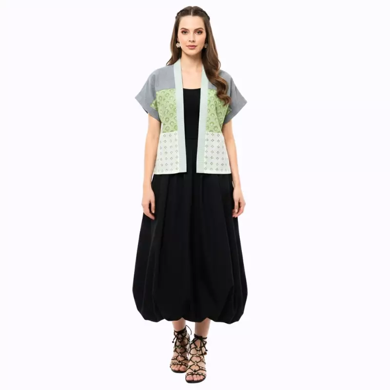 Blazer Batik Wanita - Atasan Batik - Bhatara Batik Mikata - Outer Batik Modern Lengan Pendek