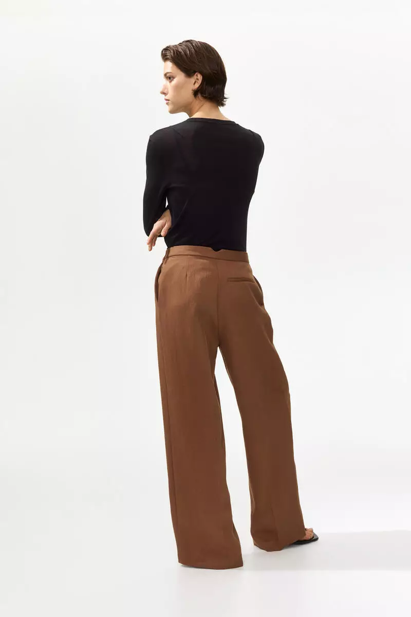 Wide tailored trousers