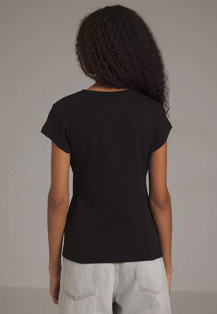 Black Buttoned Fitted/Body-Smoothing Knitted Blouse Twoss25Bz00281