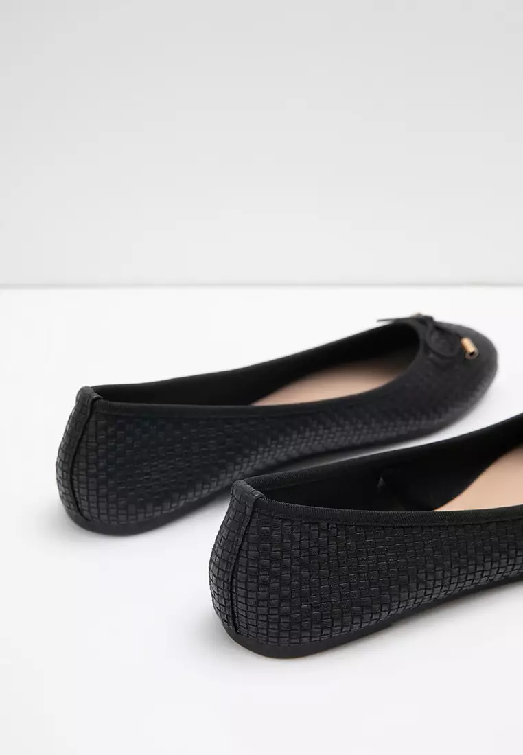 Sofia Fleya Snake Skin Flat Black