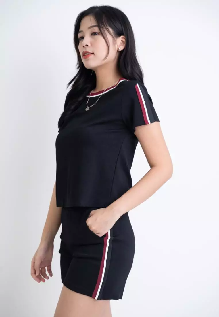 COTTON SPORTY SET WITH STRIPE FINISHING