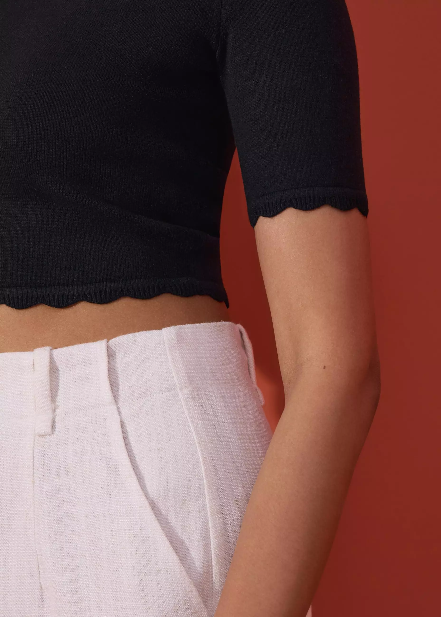 Atasan Wanita - Raisa Knit Scallop Edge Crop Top