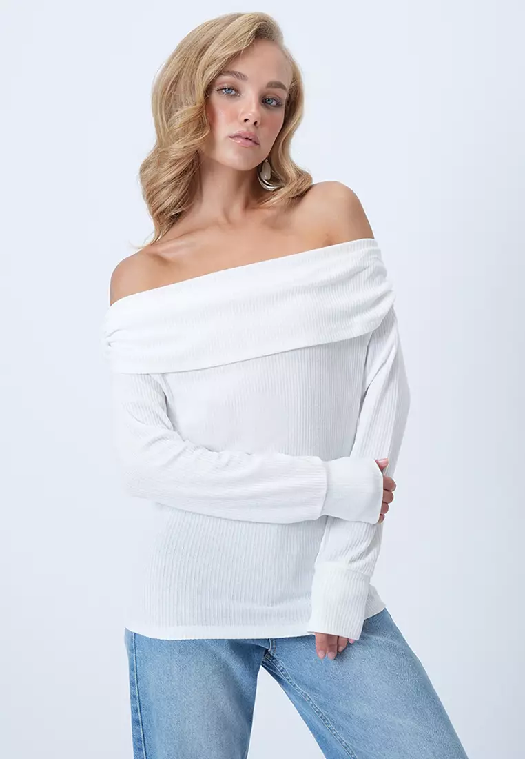 Women's White Madonna Collar Shoulder Accessory Detailed Knitted Blouse Alc-X14557