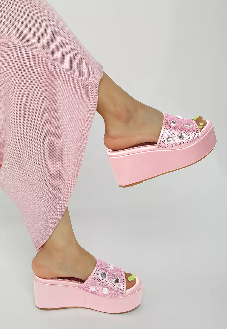 Sandal Platform Berbahan Berlian Imitasi dan Berlian Imitasi Warna Pink