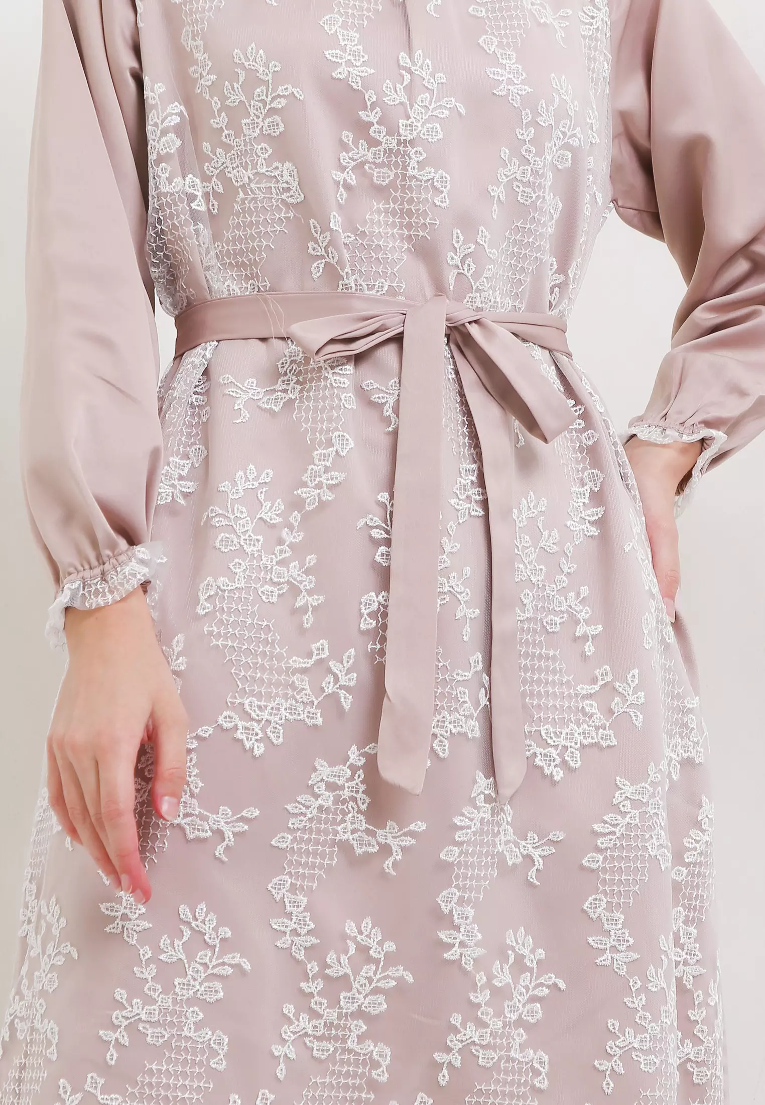 MFMW Arunika Dress Gamis Brukat Dusty Brown