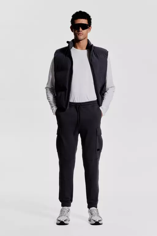 Regular Fit Cotton cargo joggers with DryMove™