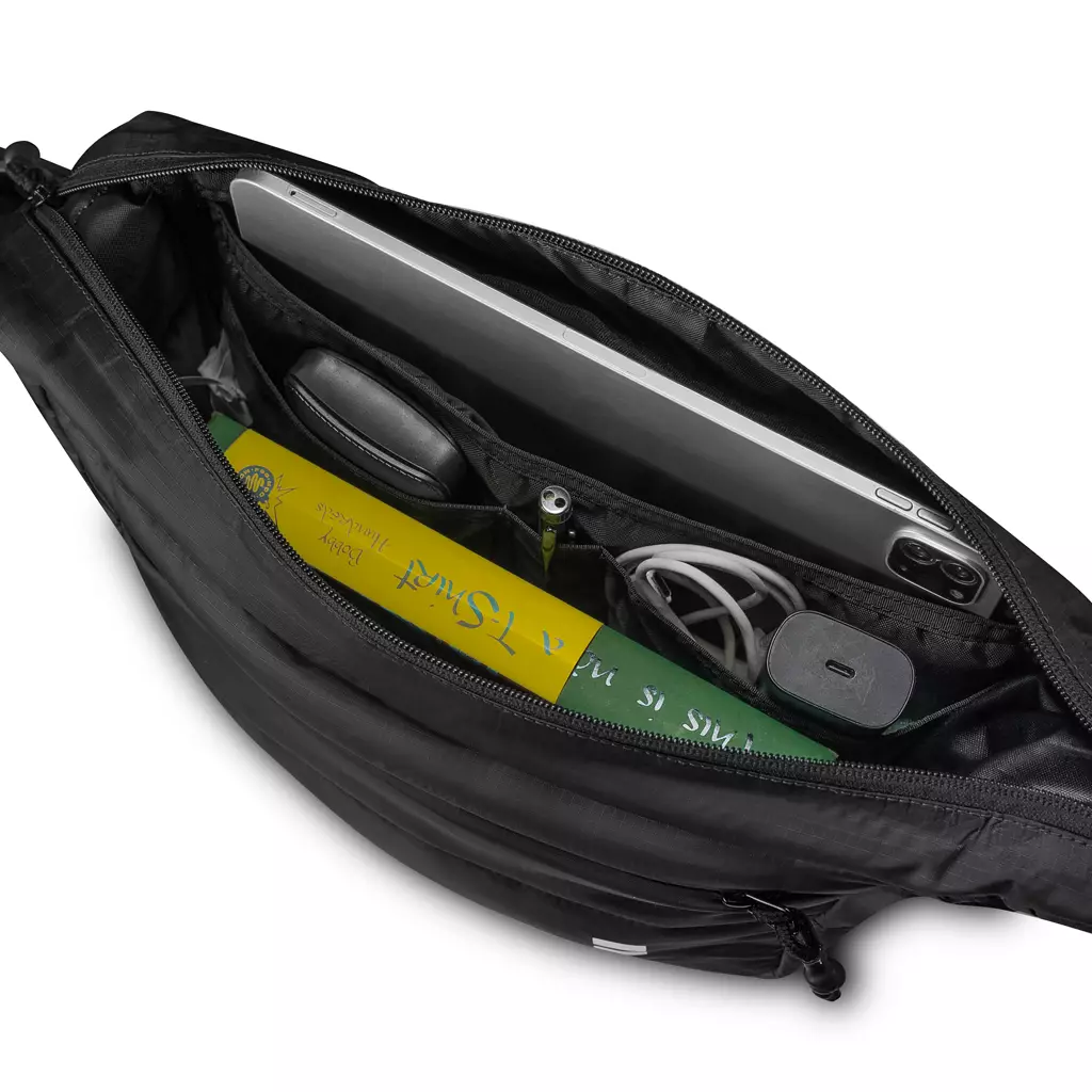 Bodypack Puffy Shoulder 1.0 Basic Shoulder Bag 8 Inch Tas Selempang Travel Simpel Praktis - Hitam