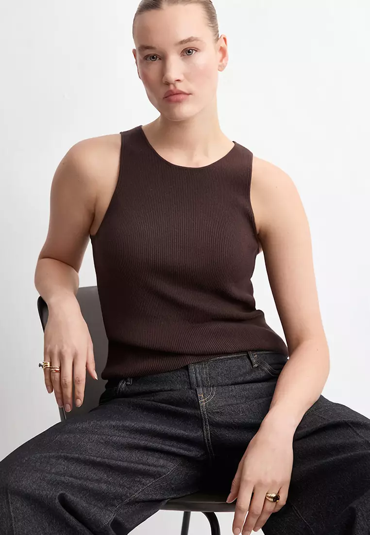 Fitted Fine-Knit Top
