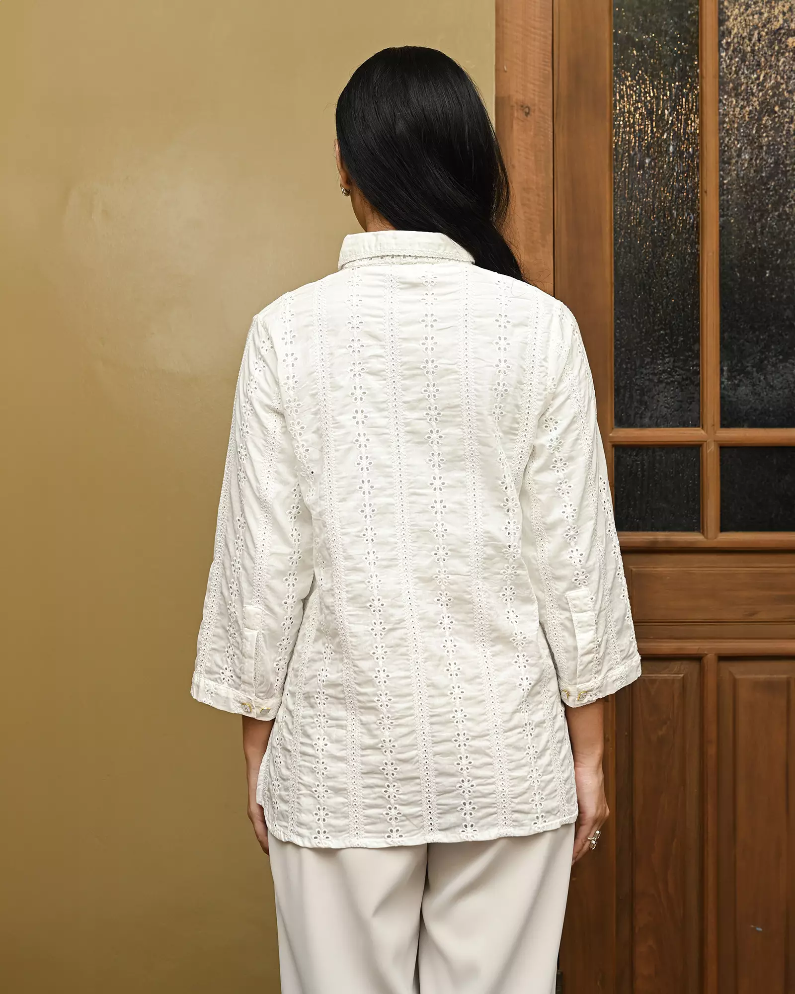 Geulis.id TIWI SHIRT - Brokenwhite