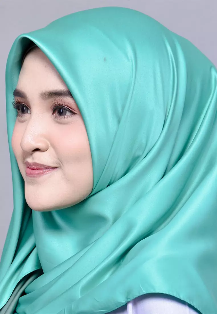Two-sided Satin Square Scarf Hijab Wanita Bolak-Balik Green