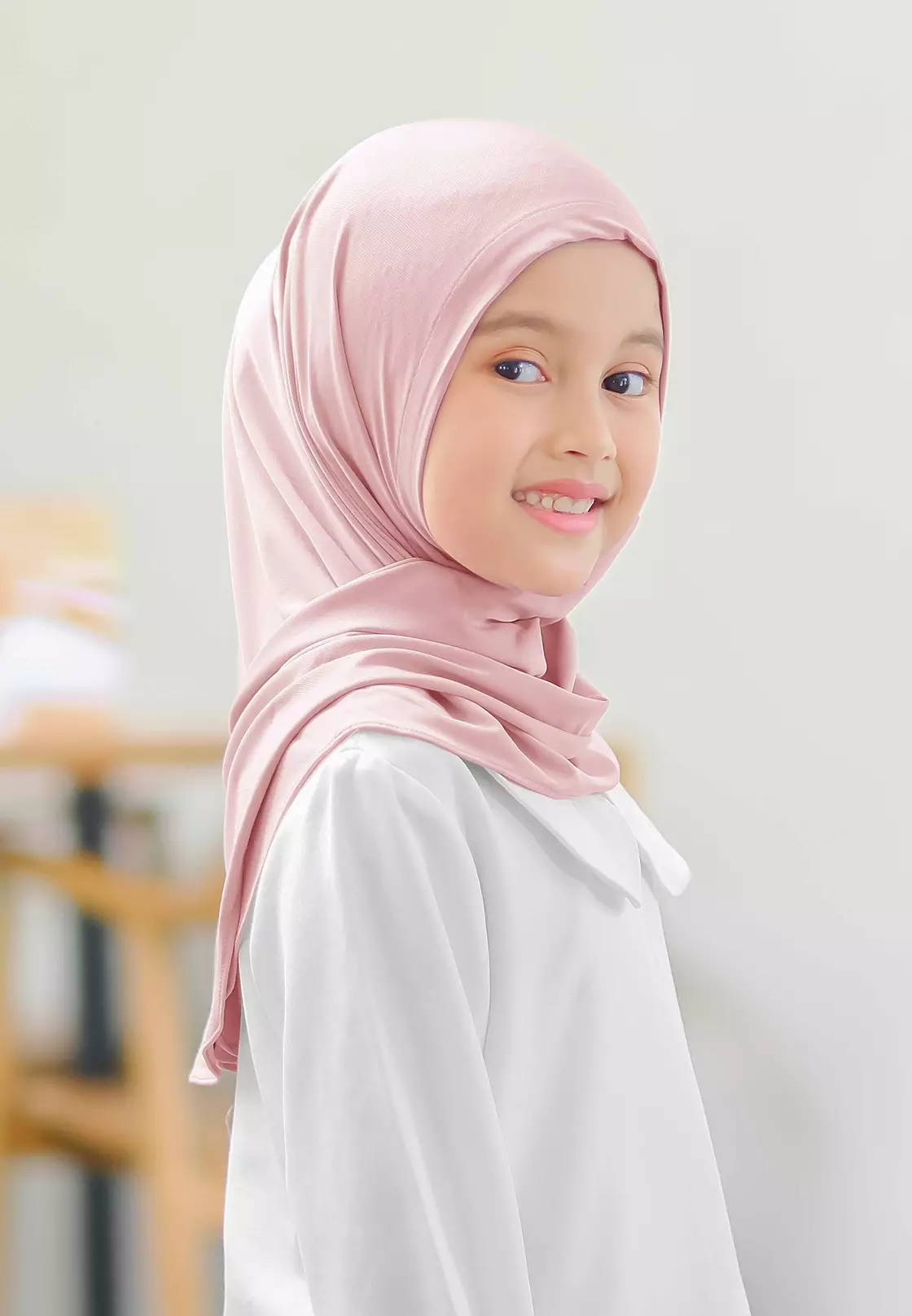 Cotton Bee - Cyra Bergo Kancing | Hijab Instan Anak - Princess Pink - M