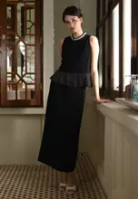 黑色