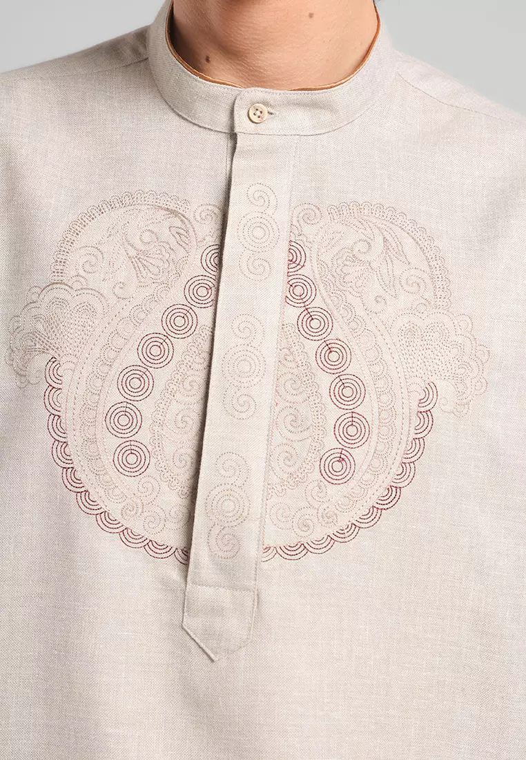 MANZONE X Adipati Dolken - Kemeja Koko Lengan Pendek Pria Hosam Comfort Fit - Brown Warna Brown