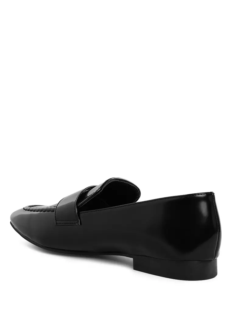 Flat Heel Loafers In Black