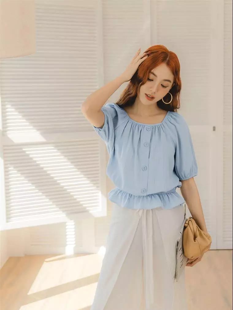 Three-dimensional knit square neck short version throw sleeve top [AB18313]