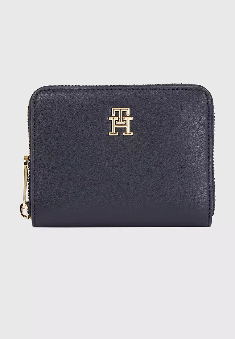 Buy Tommy Hilfiger Women s Poppy Plus Medium Zip Around Wallet