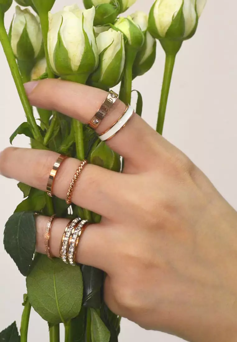 Twisted Jules Slim Silhouette Ring in Rose Gold