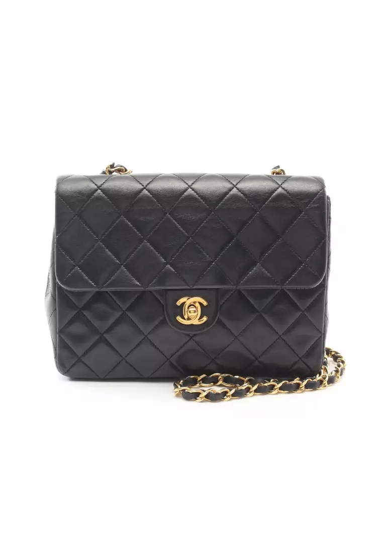 black leather chanel handbag