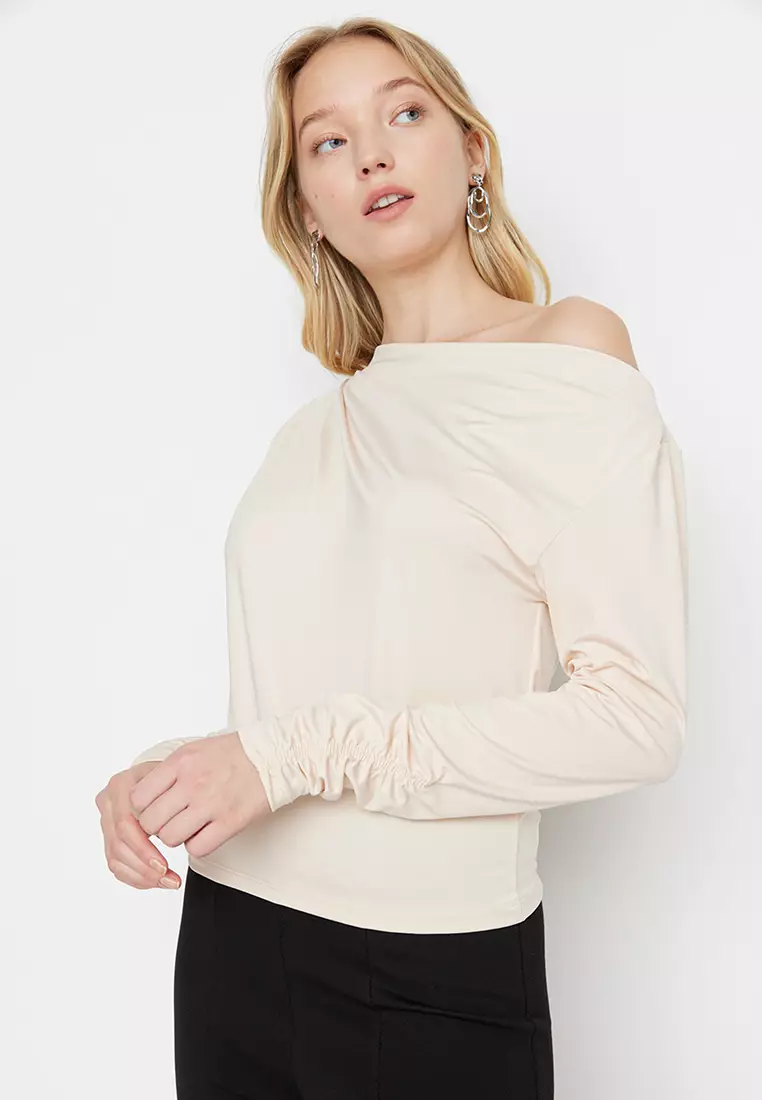 Asymmetrical Flowy Knitted Blouse