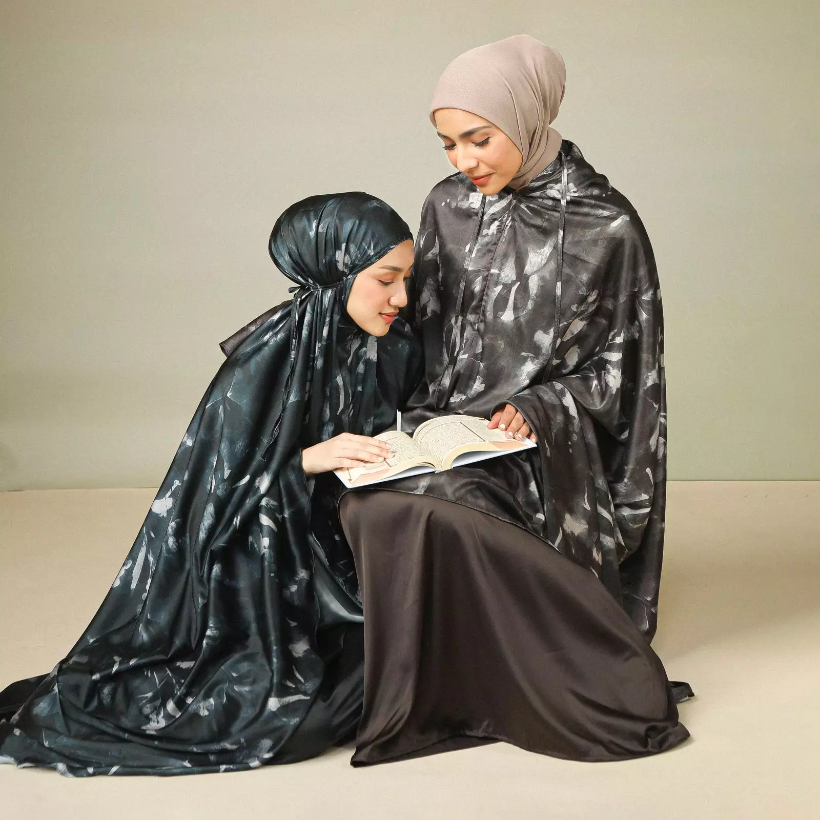 Aure Prayer Set Black Truffle