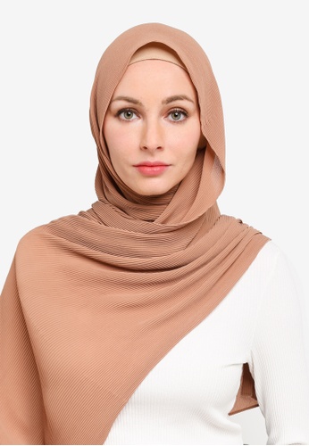 UMMA brown Yara Pleated Scarf in Cookie F68A8AA1D70952GS_1