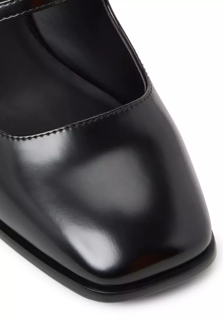 Jeaniee Heels